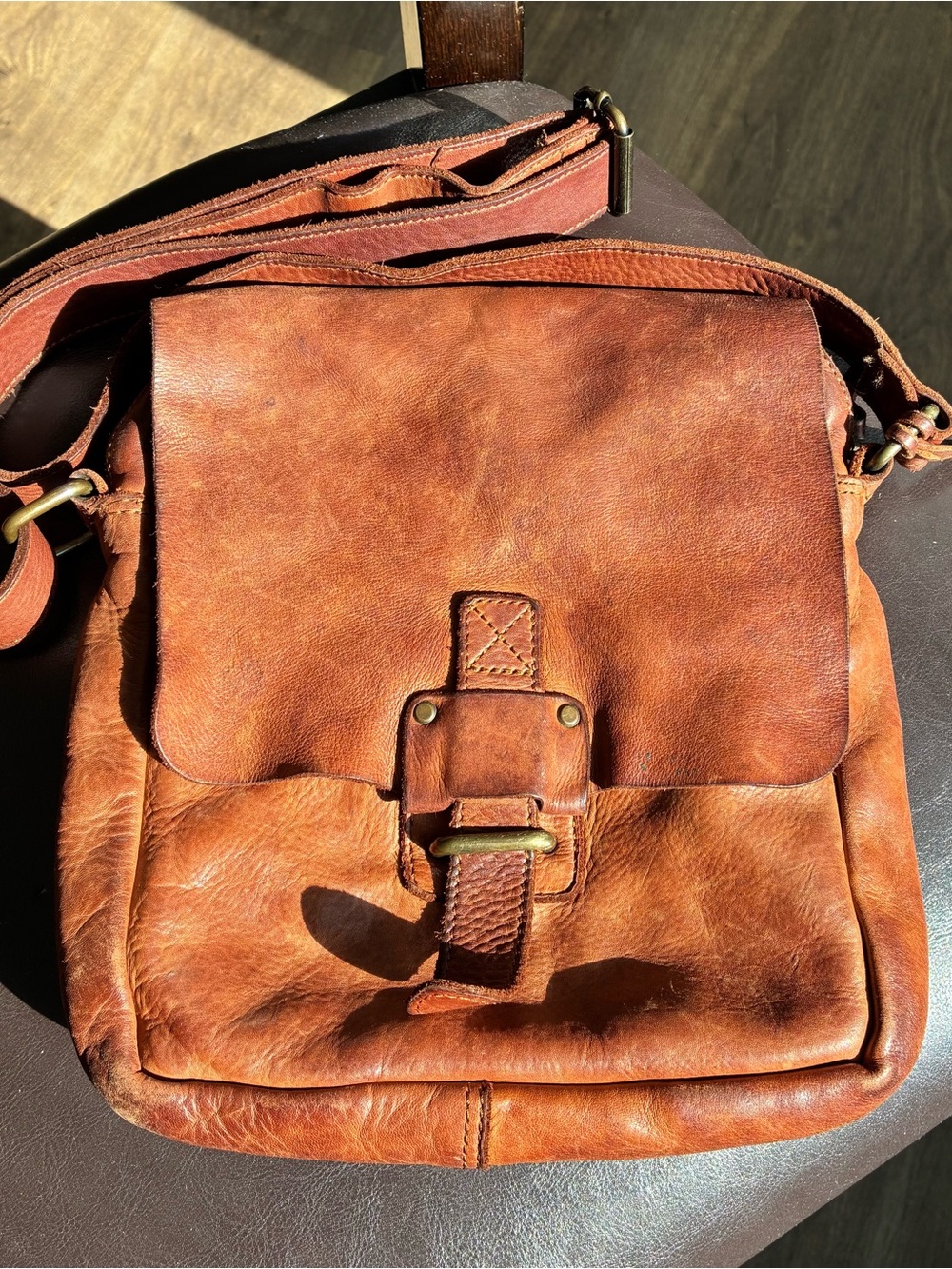 90s Inspired Unisex Harbour 2nd Leather Messenger Bag in Cognac Brown